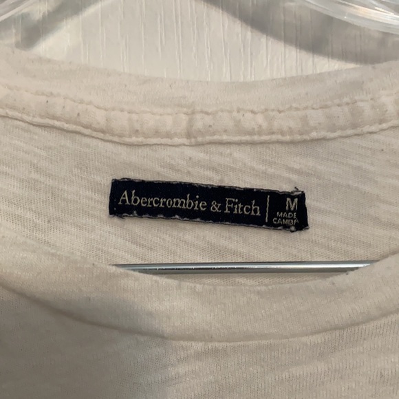 Abercrombie & Fitch T-Shirt w/ Flower Embroidery - Picture 3 of 4